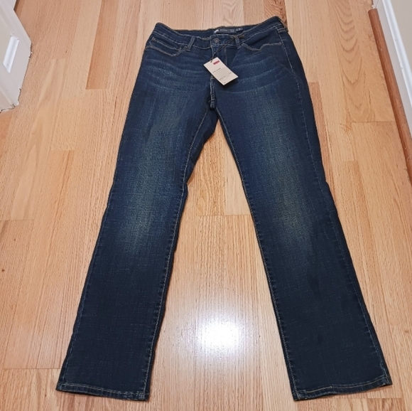 Levi's Denim - Levis Mid-Rise Demi Curve Straight Jeans size 11S/30